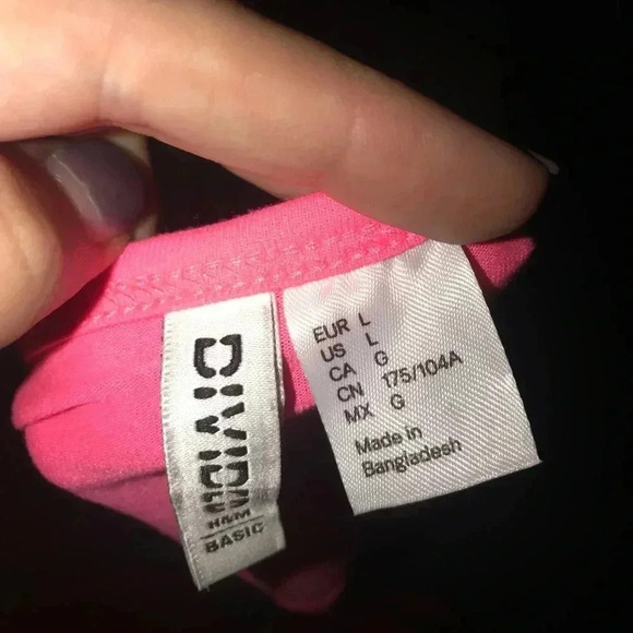 🌟Neon Pink Crop Top🌟 - Picture 3 of 3